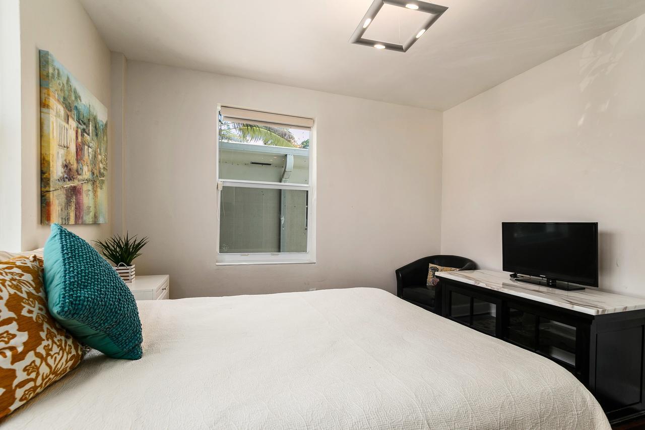 Two Bedroom Two Bath Apartment 2 Block To Beach Miami Beach Extérieur photo